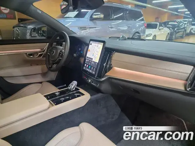 Volvo S90 2025 — Photo 16/20