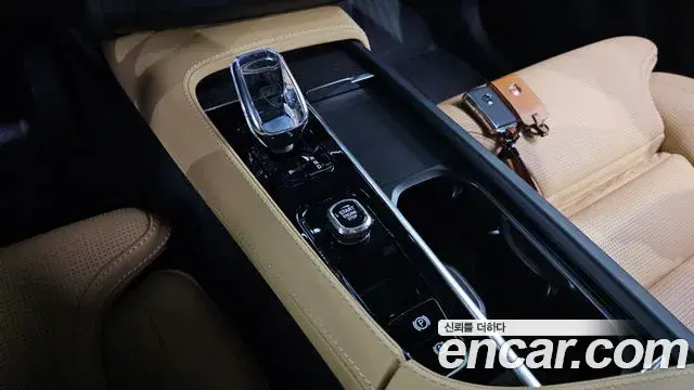 Volvo XC90 2024 — ფოტო 9/20