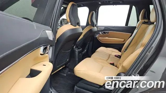 Volvo XC90 2024 — ფოტო 15/20