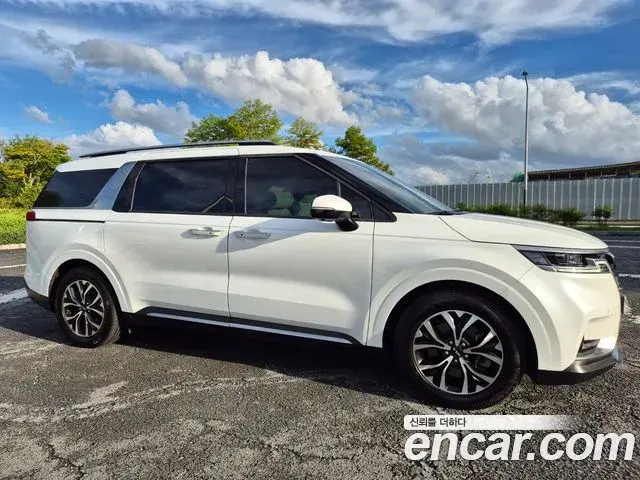 Kia Carnival 2022 — Фото 2/20