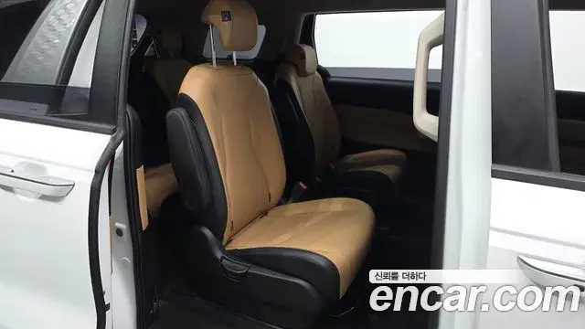 Kia Carnival 2022 — Фото 11/20