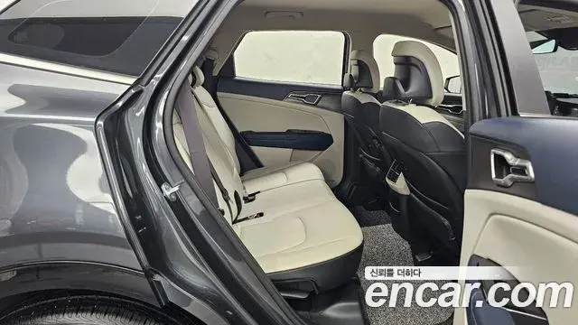 Kia Sportage 2023 — Фото 12/20
