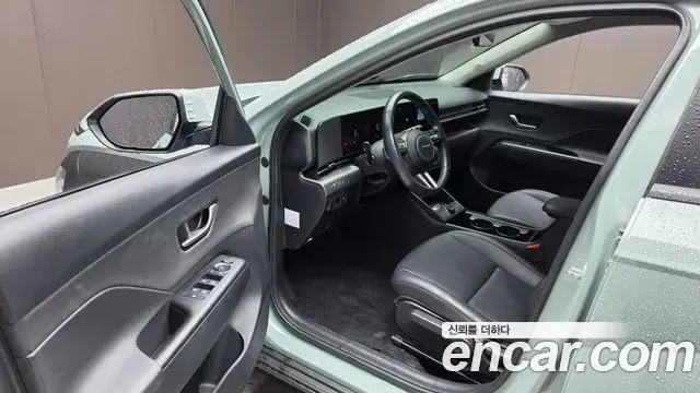 Hyundai Kona 2023 — Фото 10/20