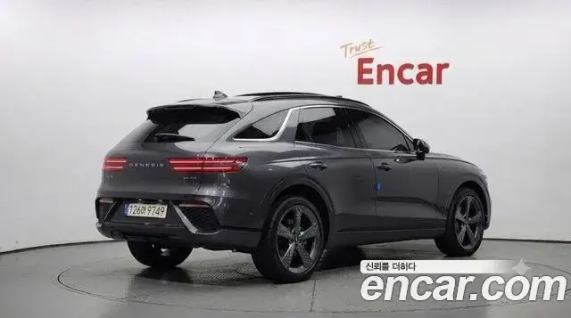 Genesis GV70 2022 — Şəkil 13/36