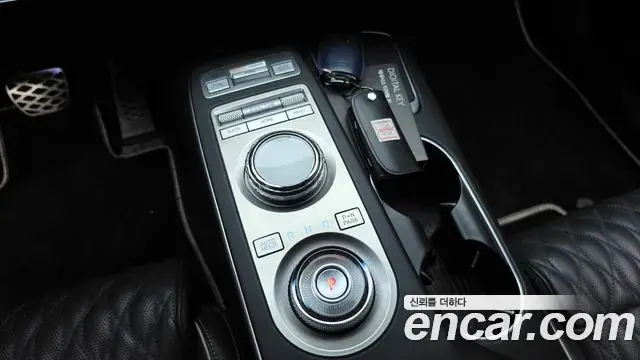 Genesis GV70 2022 — Şəkil 26/36