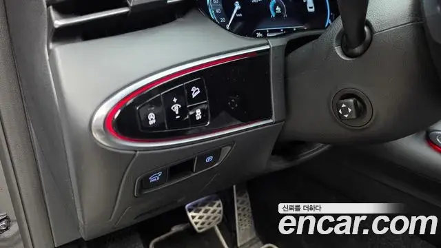 Genesis GV70 2022 — Şəkil 14/36
