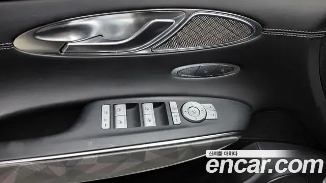 Genesis GV70 2022 — Şəkil 12/36