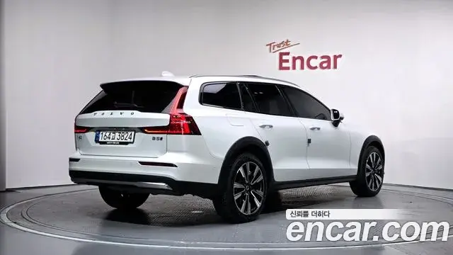 Volvo V60 Cross Country 2024 — ფოტო 7/34