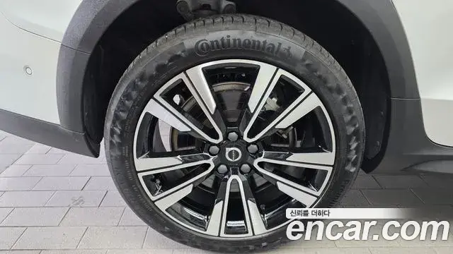Volvo V60 Cross Country 2024 — ფოტო 23/34