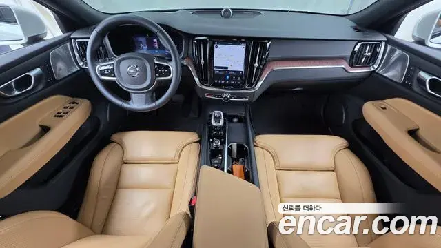 Volvo V60 Cross Country 2024 — ფოტო 26/34