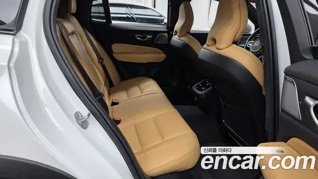 Volvo V60 Cross Country 2024 — ფოტო 12/34