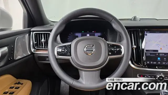 Volvo V60 Cross Country 2024 — ფოტო 17/34