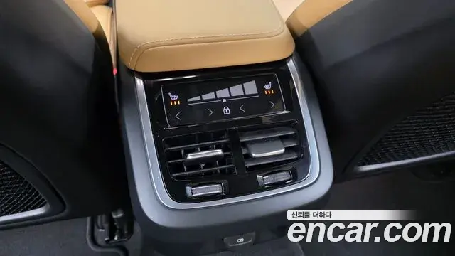 Volvo V60 Cross Country 2024 — ფოტო 27/34