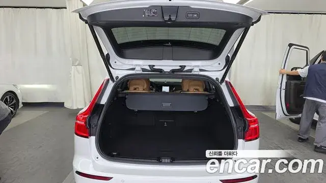Volvo V60 Cross Country 2024 — ფოტო 5/34