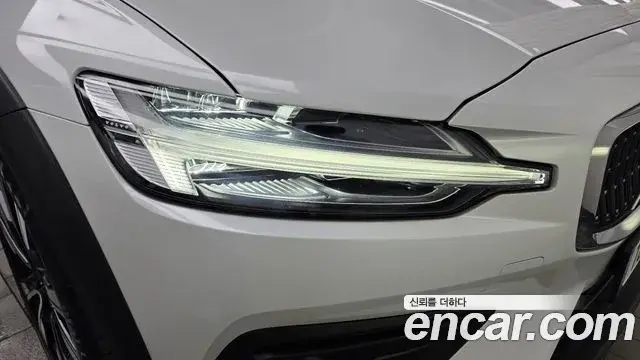 Volvo V60 Cross Country 2024 — ფოტო 9/34