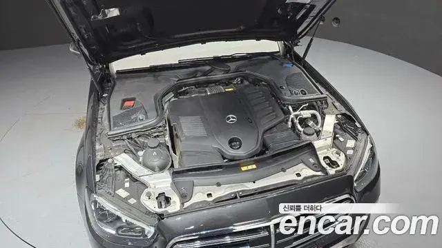 Mercedes-Benz E-Class 2021 — Фото 6/20