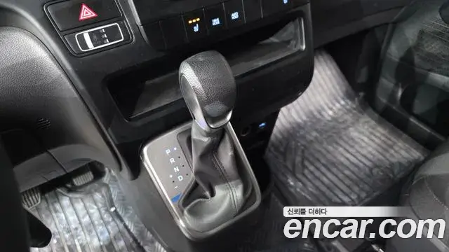 Hyundai Staria 2024 — Фото 9/20