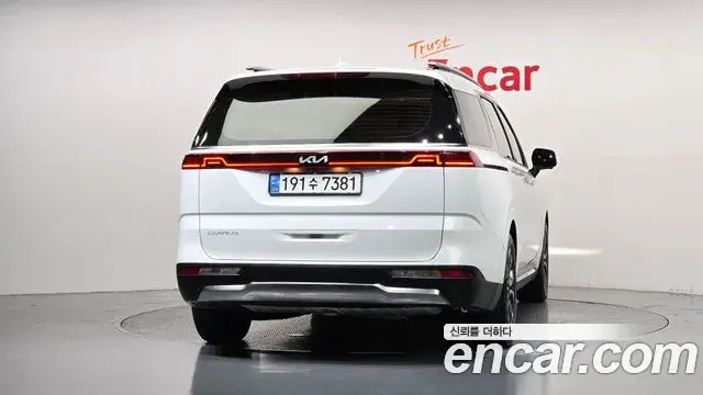 Kia Carnival 2023 — Фото 3/20