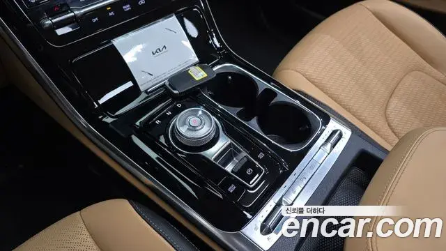 Kia Carnival 2023 — Фото 8/20