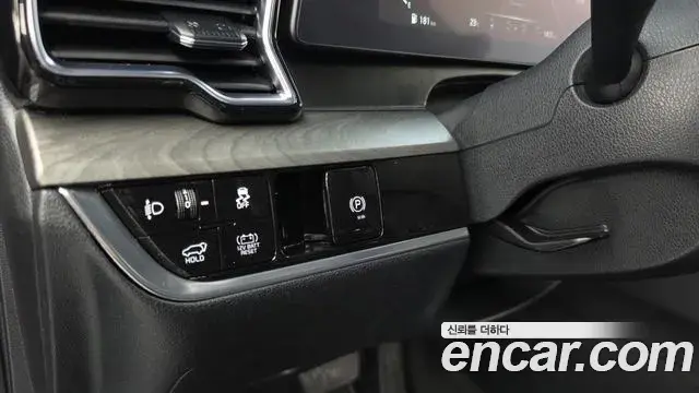 Kia Sportage 2022 — Photo 2/34