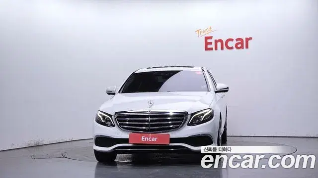 Mercedes-Benz E-Class 2018 — Фото 3/20