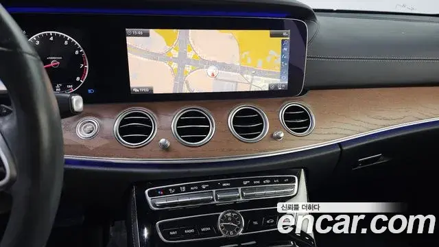 Mercedes-Benz E-Class 2018 — Фото 14/20