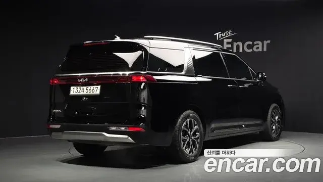 Kia Carnival 2023 — Фото 2/20