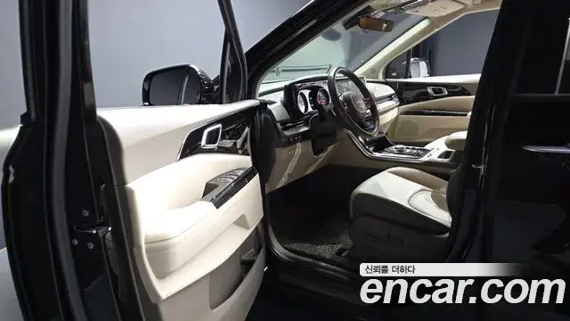 Kia Carnival 2023 — Фото 10/20