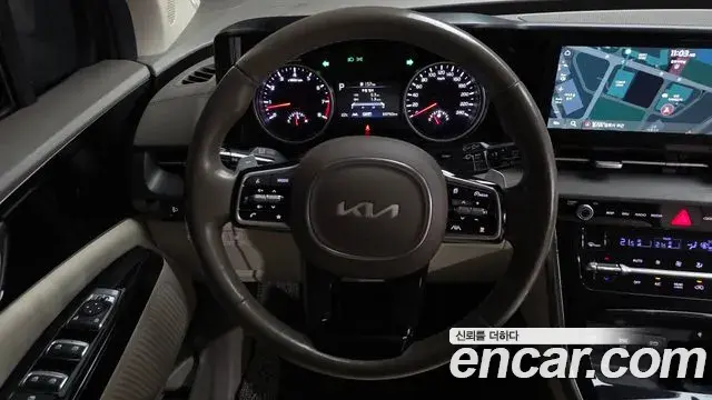 Kia Carnival 2023 — Фото 13/20