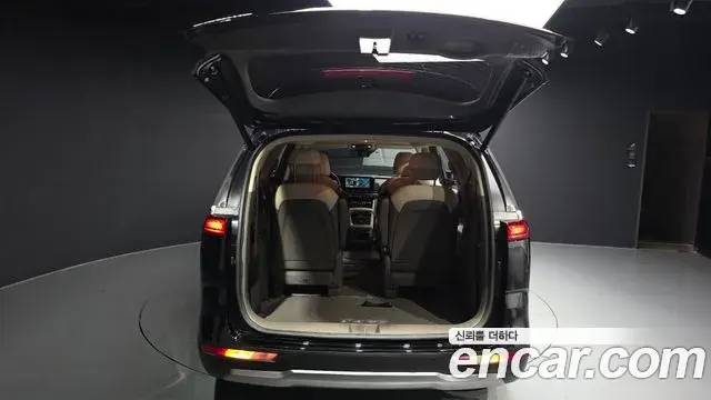 Kia Carnival 2023 — Фото 20/20