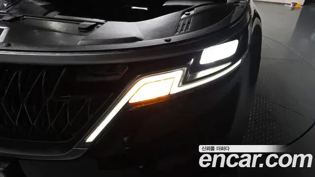 Kia Carnival 2023 — ფოტო 40/45