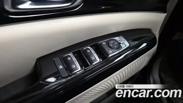 Kia Carnival 2023 — ფოტო 2/45