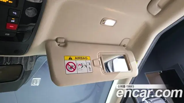 Kia Carnival 2023 — ფოტო 11/45