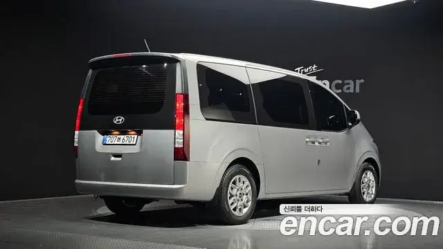 Hyundai Staria 2024 — Фото 2/20