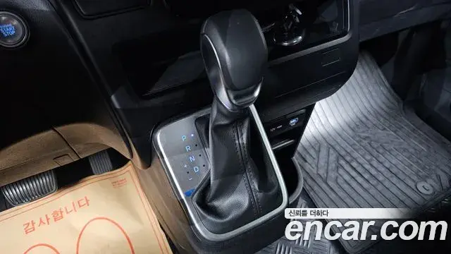 Hyundai Staria 2024 — Фото 9/20