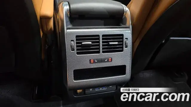 Land Rover Range Rover Sport 2018 — Şəkil 32/36