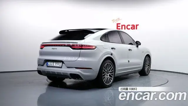 Porsche Cayenne 2023 — Фото 1/20