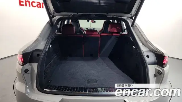 Porsche Cayenne 2023 — Фото 18/20