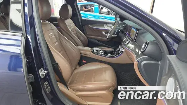 Mercedes-Benz E-Class 2019 — Фото 11/20
