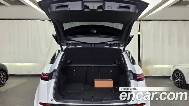 Land Rover Range Rover Evoque 2025 — Şəkil 28/31