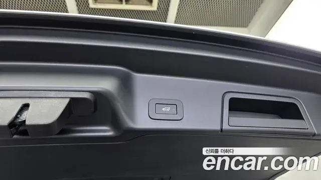 Land Rover Range Rover Evoque 2025 — Şəkil 29/31