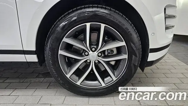 Land Rover Range Rover Evoque 2025 — ფოტო 8/33