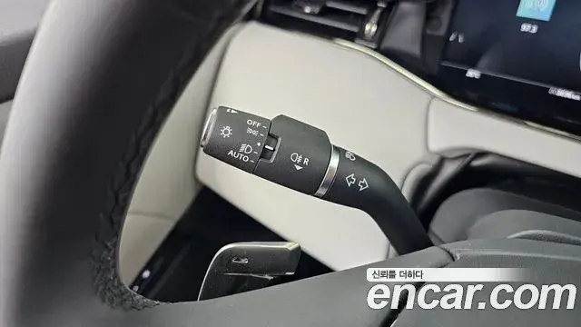 Land Rover Range Rover Evoque 2025 — ფოტო 24/33