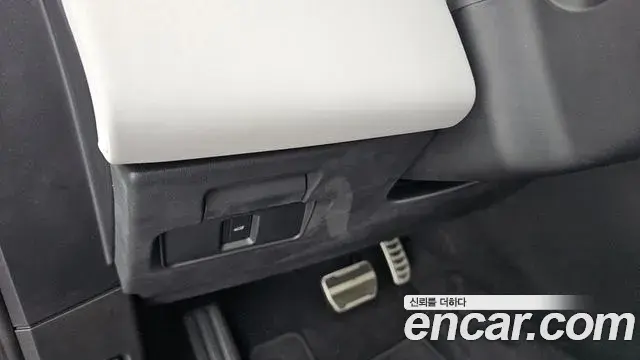 Land Rover Range Rover Evoque 2025 — ფოტო 16/33