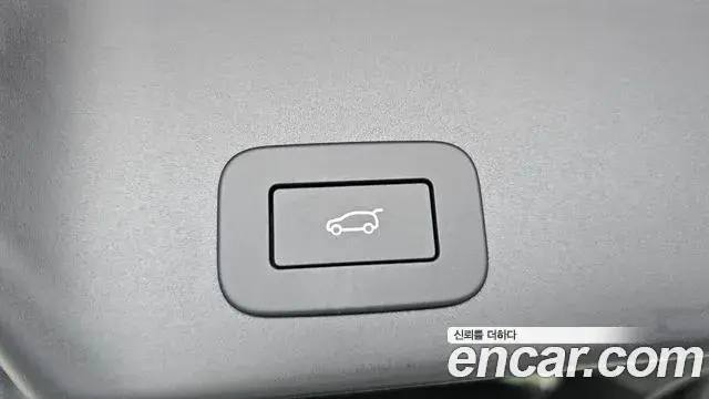 Land Rover Range Rover Evoque 2025 — ფოტო 22/33