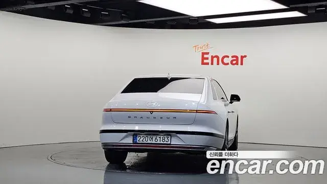 Hyundai Grandeur 2023 — Photo 4/20