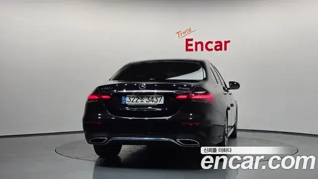 Mercedes-Benz E-Class 2021 — Фото 4/20
