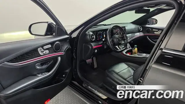 Mercedes-Benz E-Class 2021 — Фото 10/20