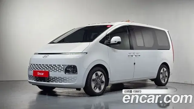 Hyundai Staria 2024 — Фото 1/20