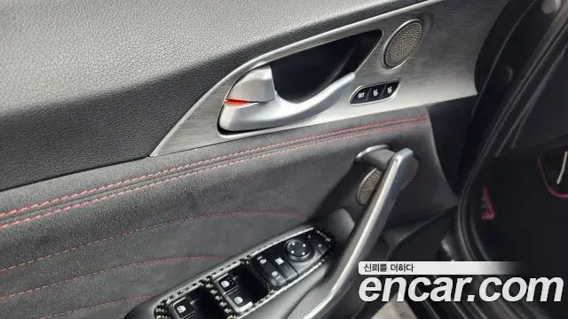 Kia Stinger 2020 — Фото 17/20